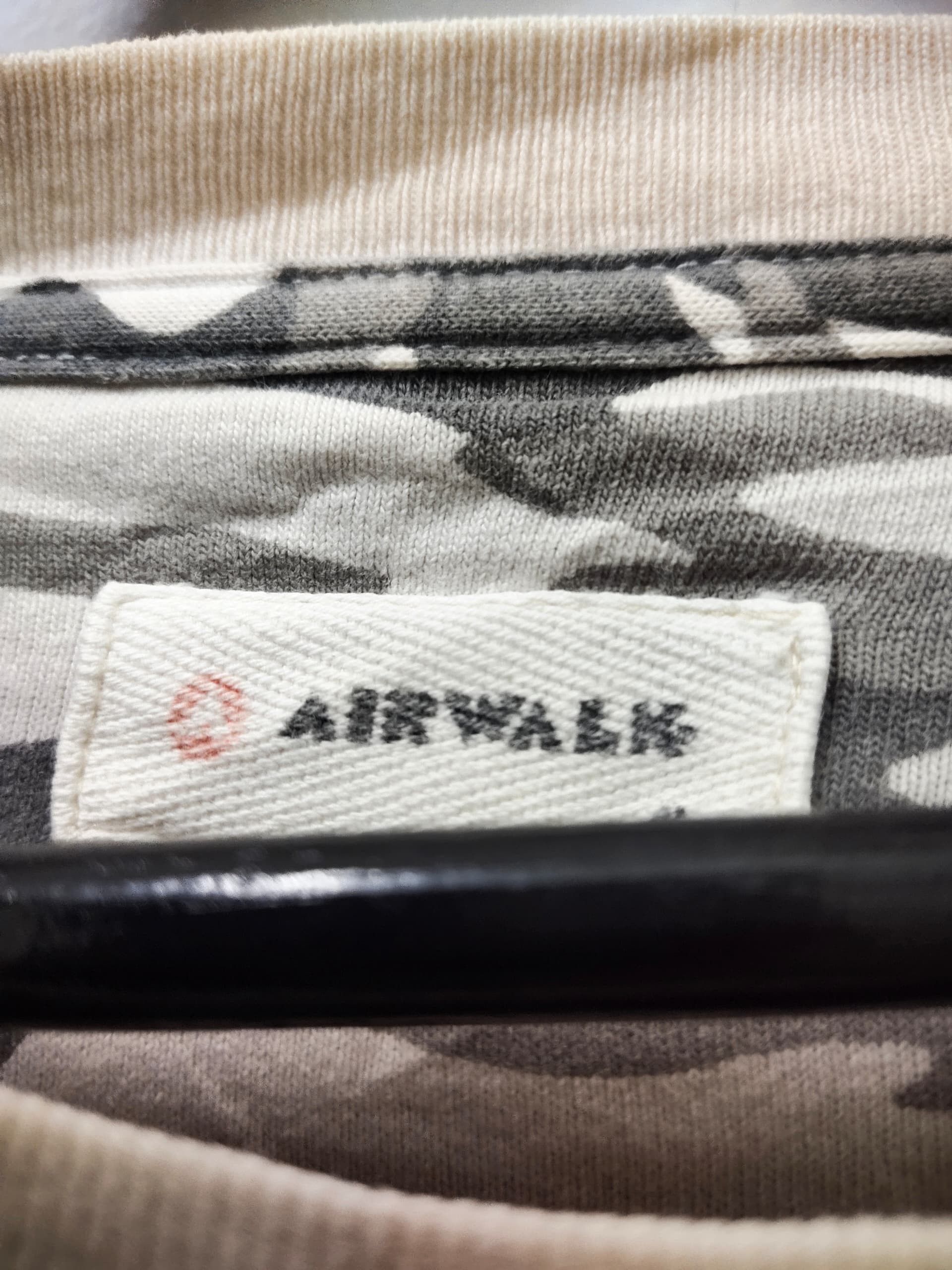 Airwalk Vintage Airwalk Camo Army design longsleeve t shirt Size US L / EU 52-54 / 3 - 2 Thumbnail