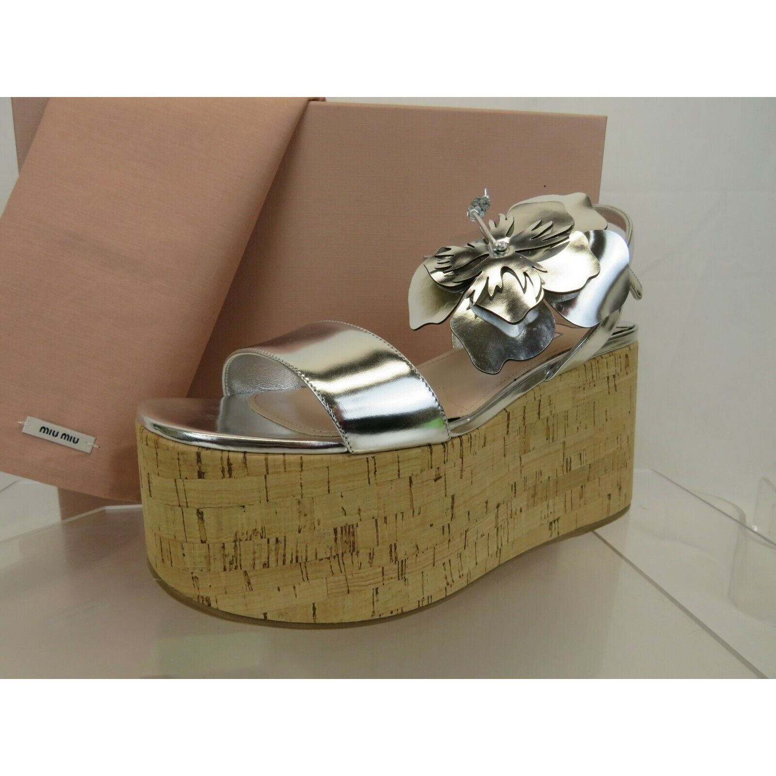 Miu Miu 5XZ346 SILVER POLISHED LEATHER FLOWER PLATFORM SANDALS 38.5 Size US 8.5 / IT 38.5 - 4 Thumbnail