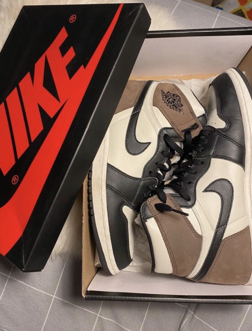 Nike Nike Air Jordan 1 Retro High „Mocha“ Size US 10 / EU 43 - 1 Thumbnail