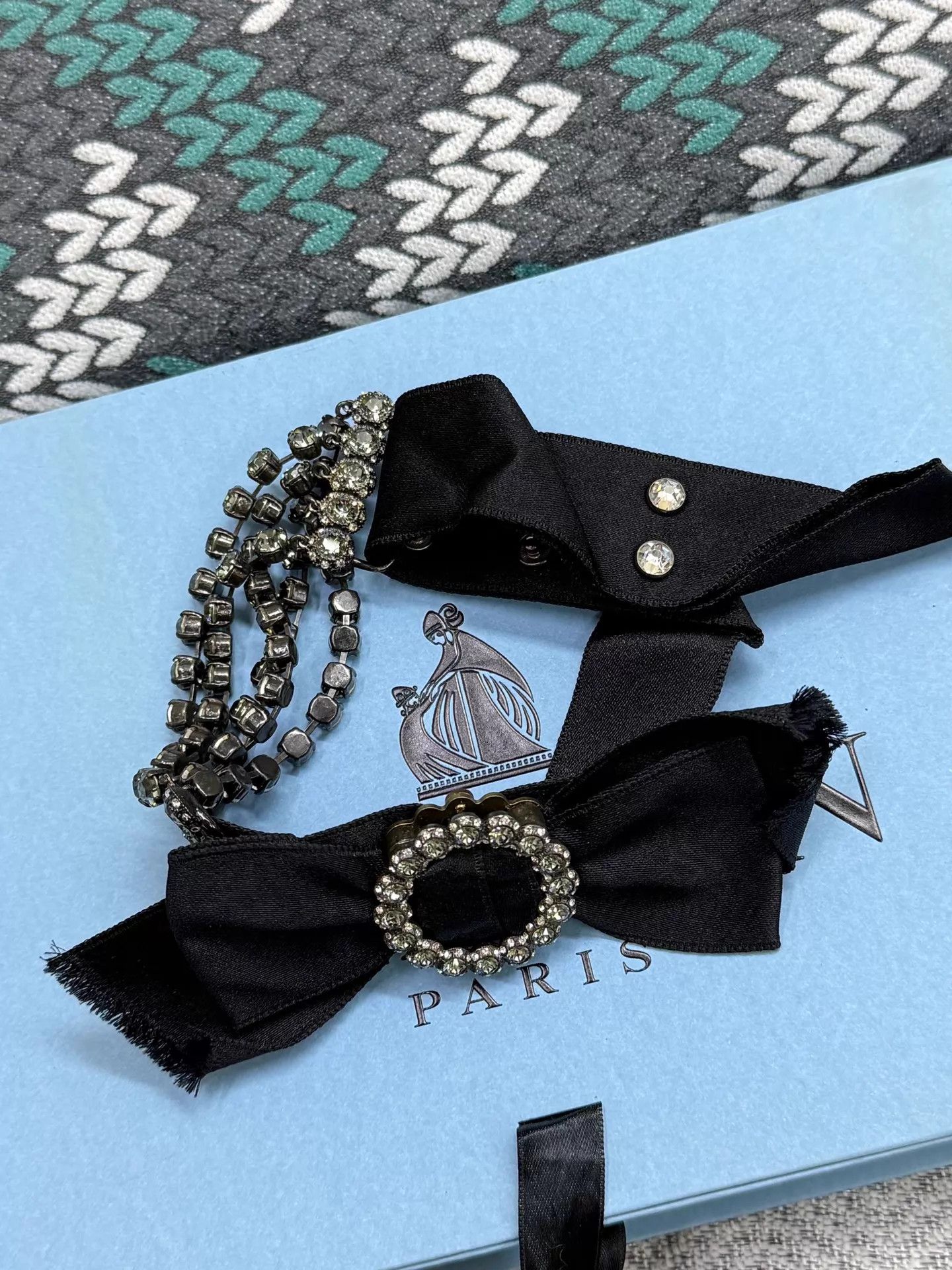 Lanvin Lanvin Black Crystal-Embellished Bow Necklace (New) Size ONE SIZE - 5 Thumbnail