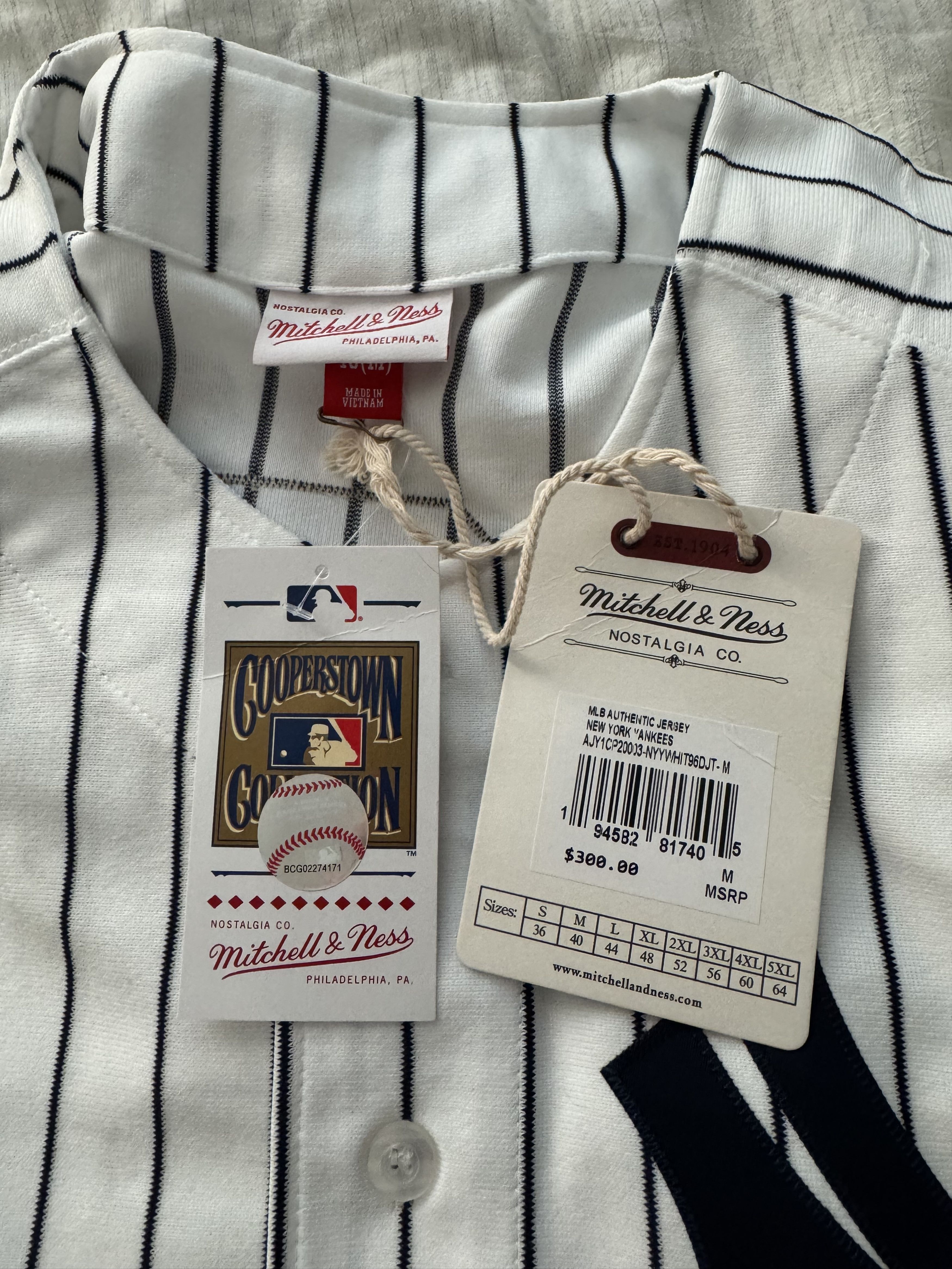Mitchell & Ness Derek Jeter 1996 New York Yankees Mitchell & Ness Jersey Size US M / EU 48-50 / 2 - 5 Thumbnail