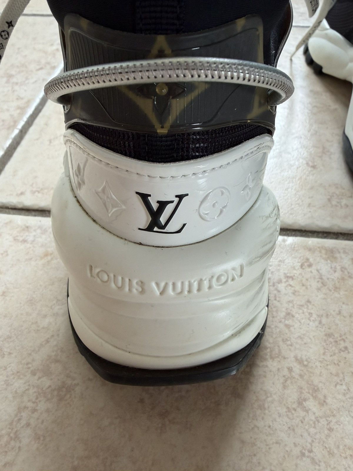 Louis Vuitton Louis Vuitton Run 55 sneakers Size US 8.5 / IT 38.5 - 6 Thumbnail