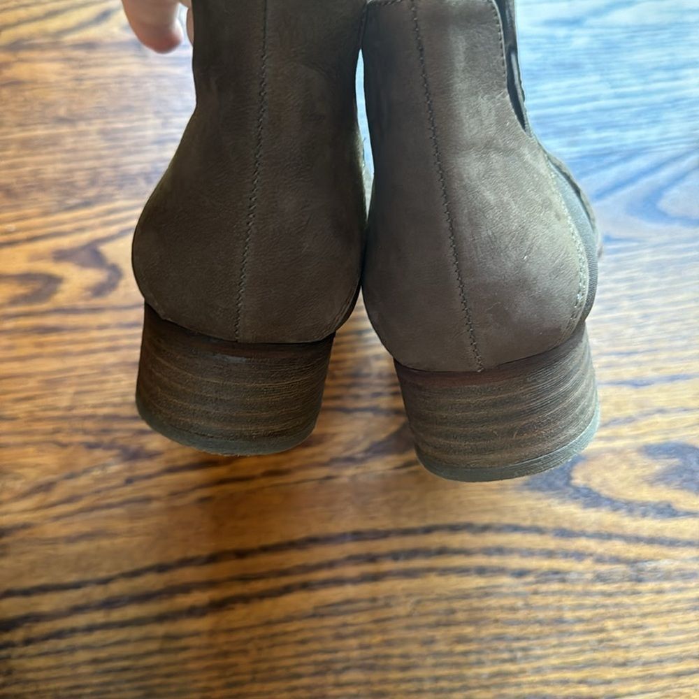Vince Camuto Vince Camuto Celena brown suede perforated booties. Stacked Size US 10 / IT 40 - 7 Thumbnail