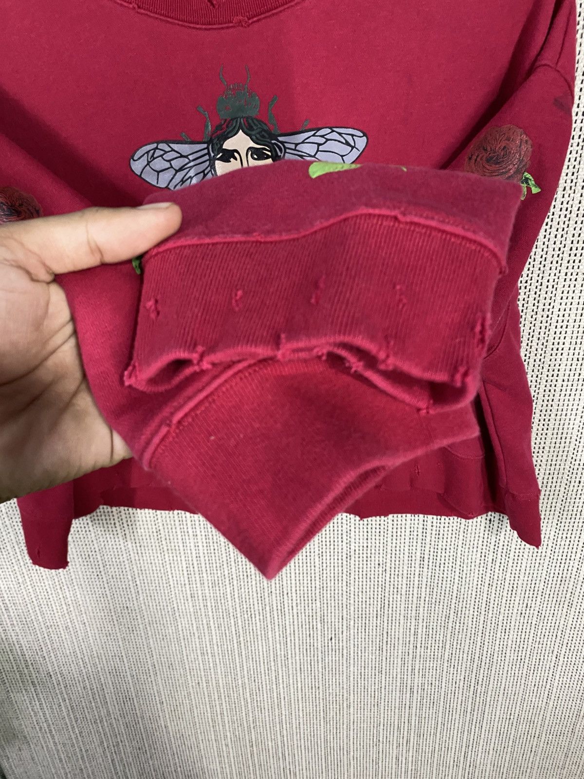 Undercover FW17 undercover utopie queen bee crop sweatshirt Size L / US 10 / IT 46 - 7 Thumbnail