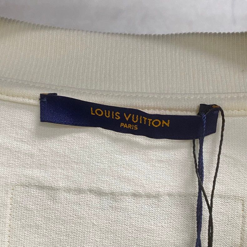 Louis Vuitton Louis Vuitton size 4l White and green airplane embroidered Size US M / EU 48-50 / 2 - 3 Thumbnail