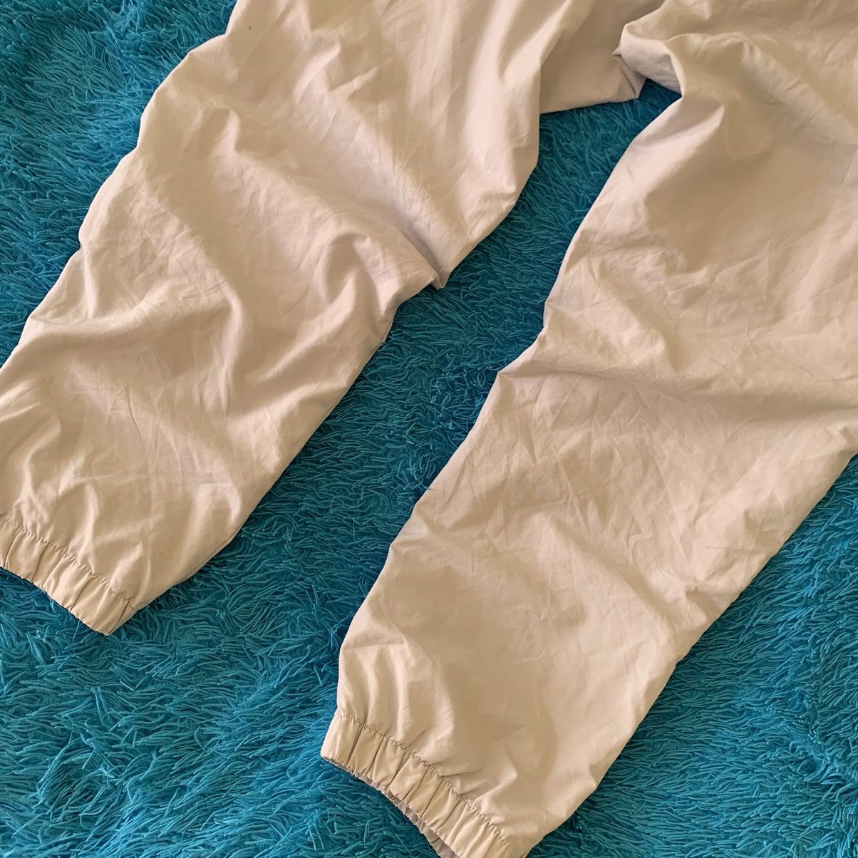 Other 00s Nike Vintage Nylon WHITE / CREAMY Joggers Baggy Pants Size US 36 / EU 52 - 10 Thumbnail