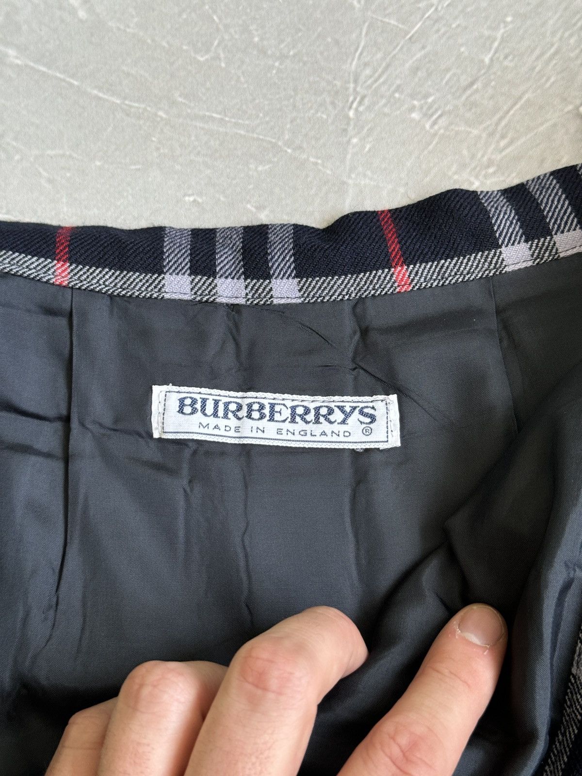 Burberry Vintage Burberrys Wrap Pleated Midi Skirt Navy Size 30" / US 8 / IT 44 - 21 Thumbnail