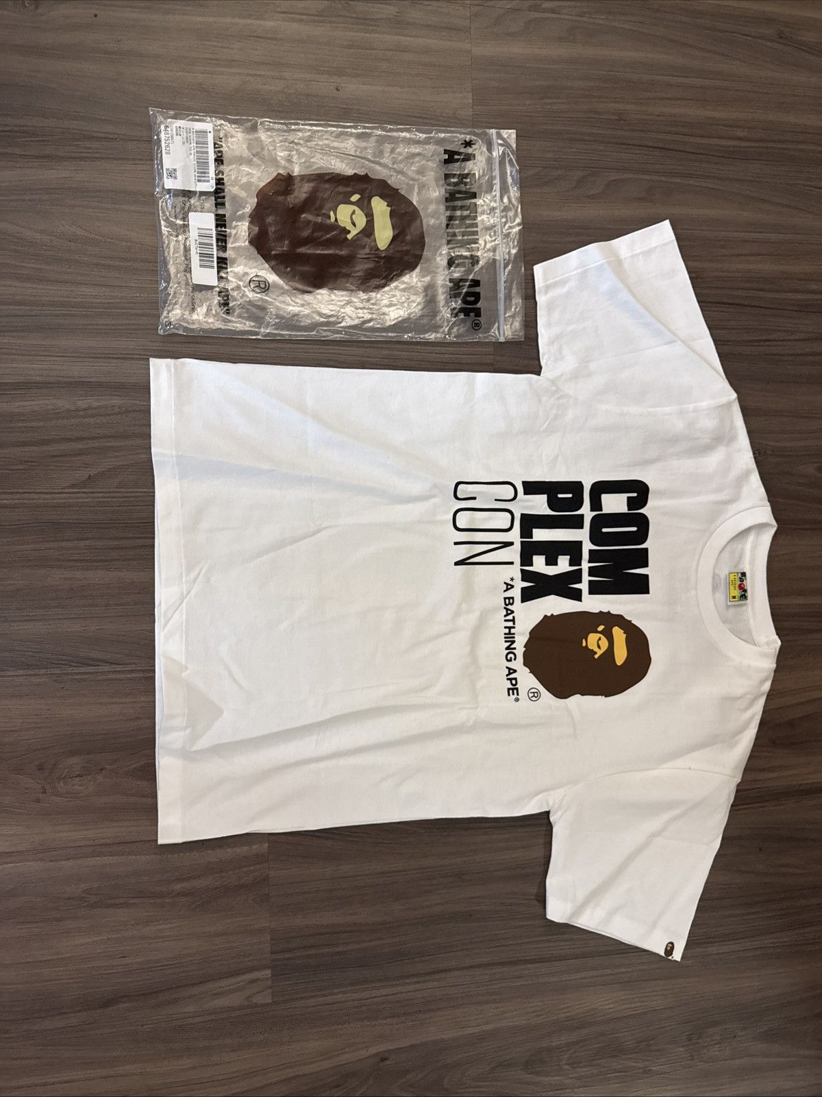 Bape × Complex BAPE x ComplexCon 2017 Exclusive White Tee Size M Size US M / EU 48-50 / 2 - 1 Thumbnail