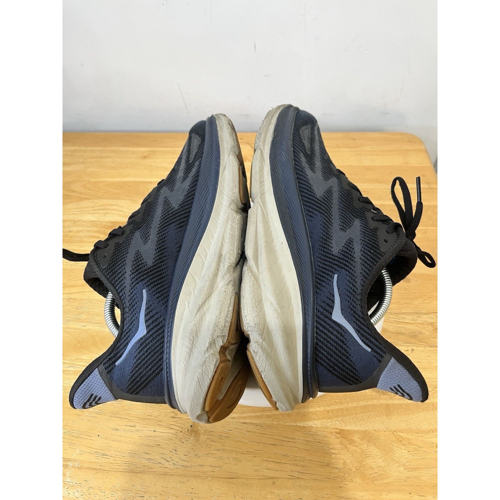 Hoka Hoka One One Clifton 9 Men's Size 10.5 D Running Shoes Size US 10.5 / EU 43-44 - 3 Thumbnail