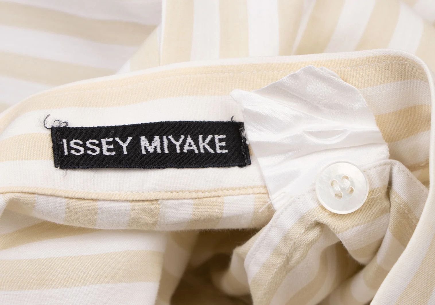 Issey Miyake Stripe Band Collar Shirt in Beige and White, Size M Size US M / EU 48-50 / 2 - 12 Thumbnail