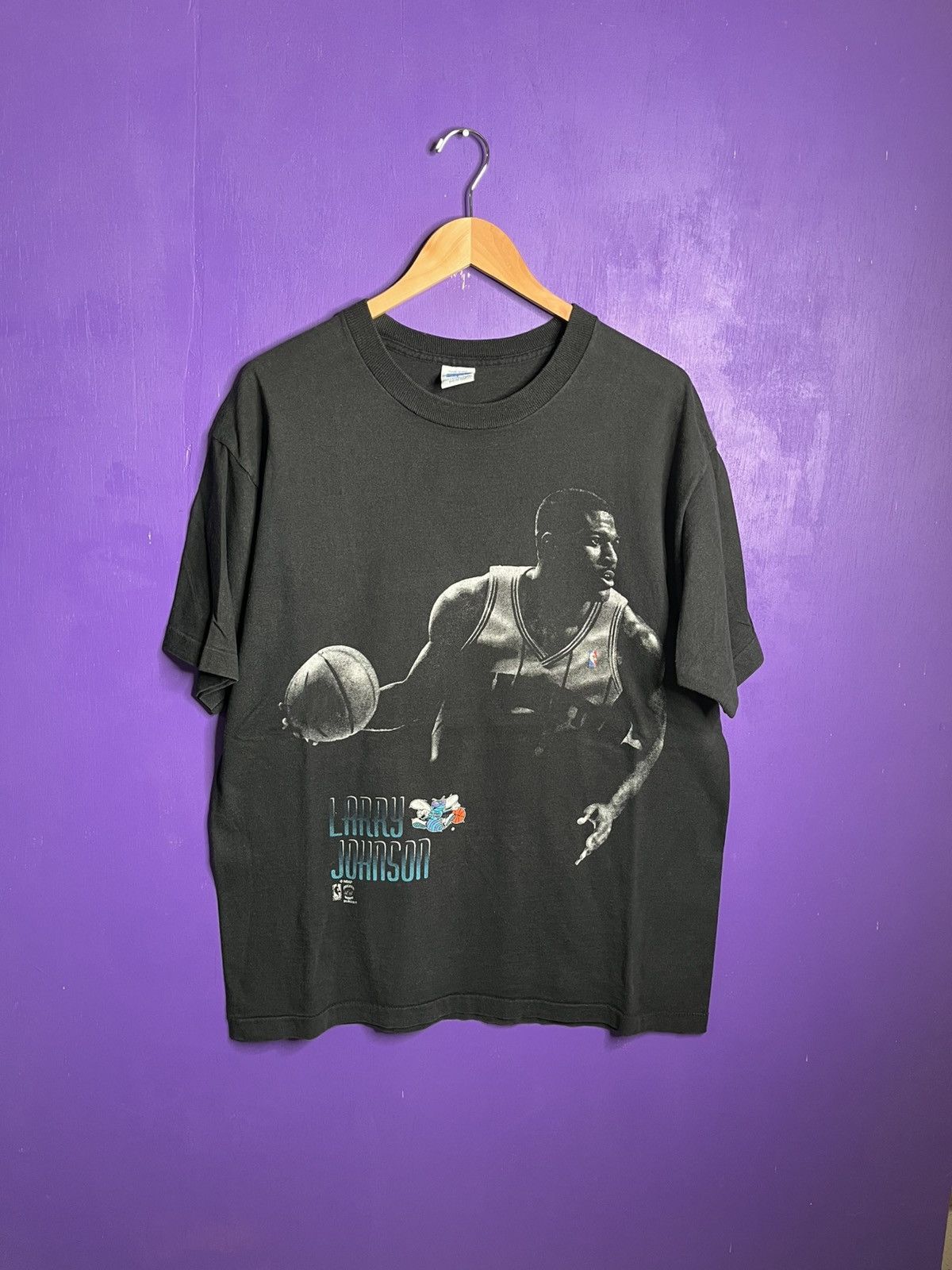 NBA × Salem Sportswear × Vintage Vintage 90s Salem Larry Johnson hornets t-shirt Size US L / EU 52-54 / 3 - 1 Thumbnail