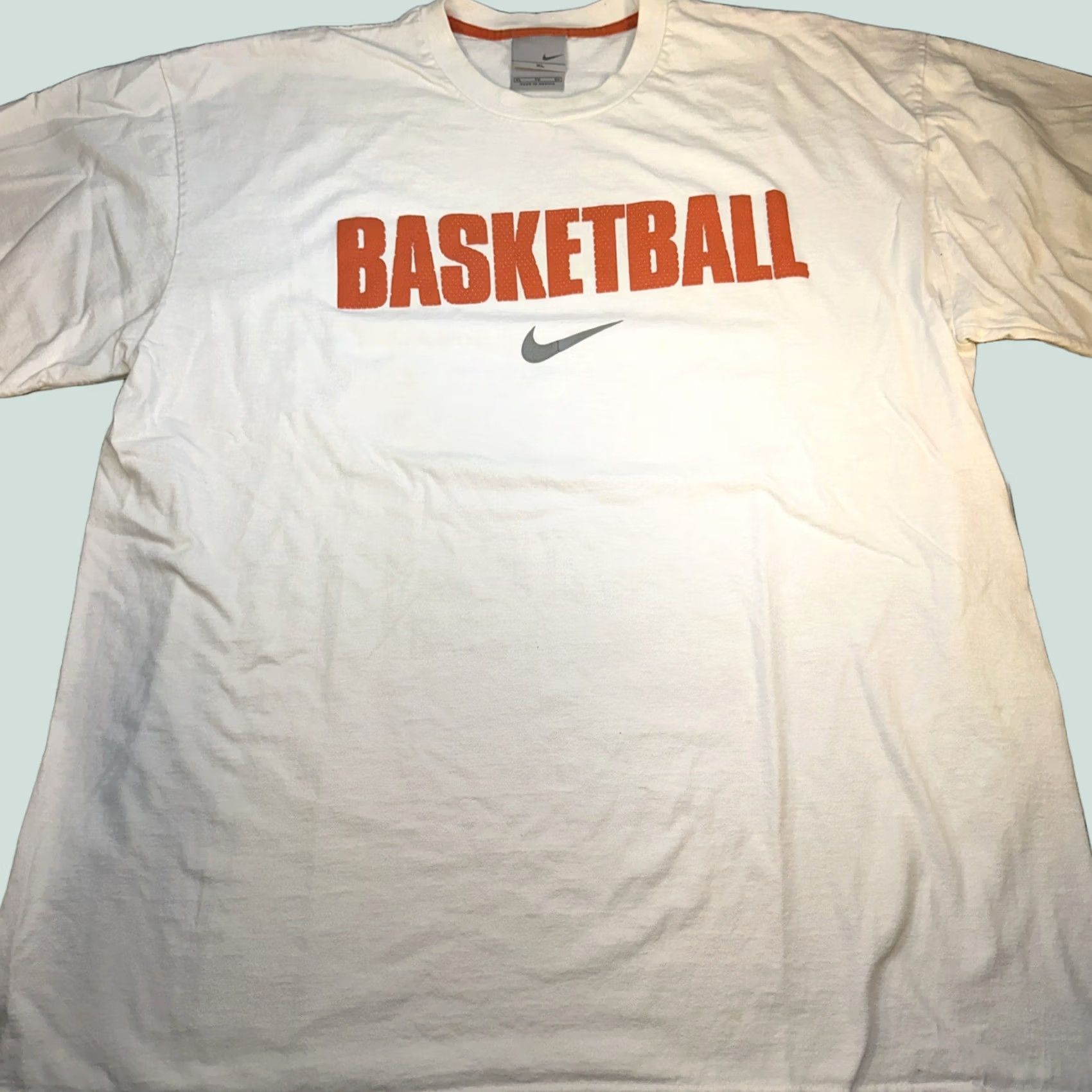 Nike VINTAGE Nike T-Shirt Men XL White Silver Tag Y2K Metal Theme Size US XL / EU 56 / 4 - 1 Thumbnail