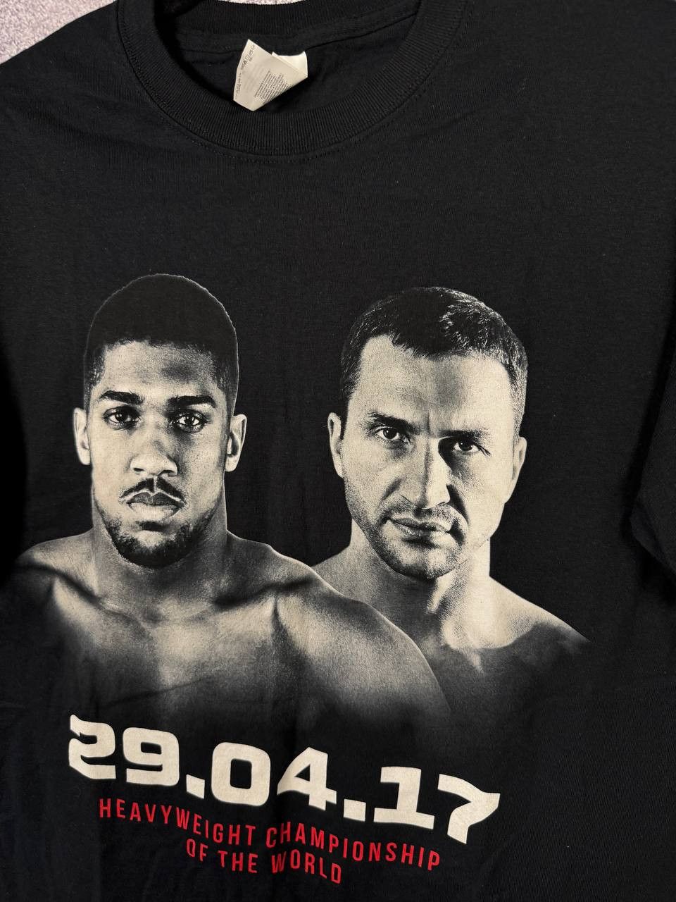 Gildan Anthony Joshua Vladimir Klitschko 2017 Fight Event T-Shirt Size US M / EU 48-50 / 2 - 8 Thumbnail