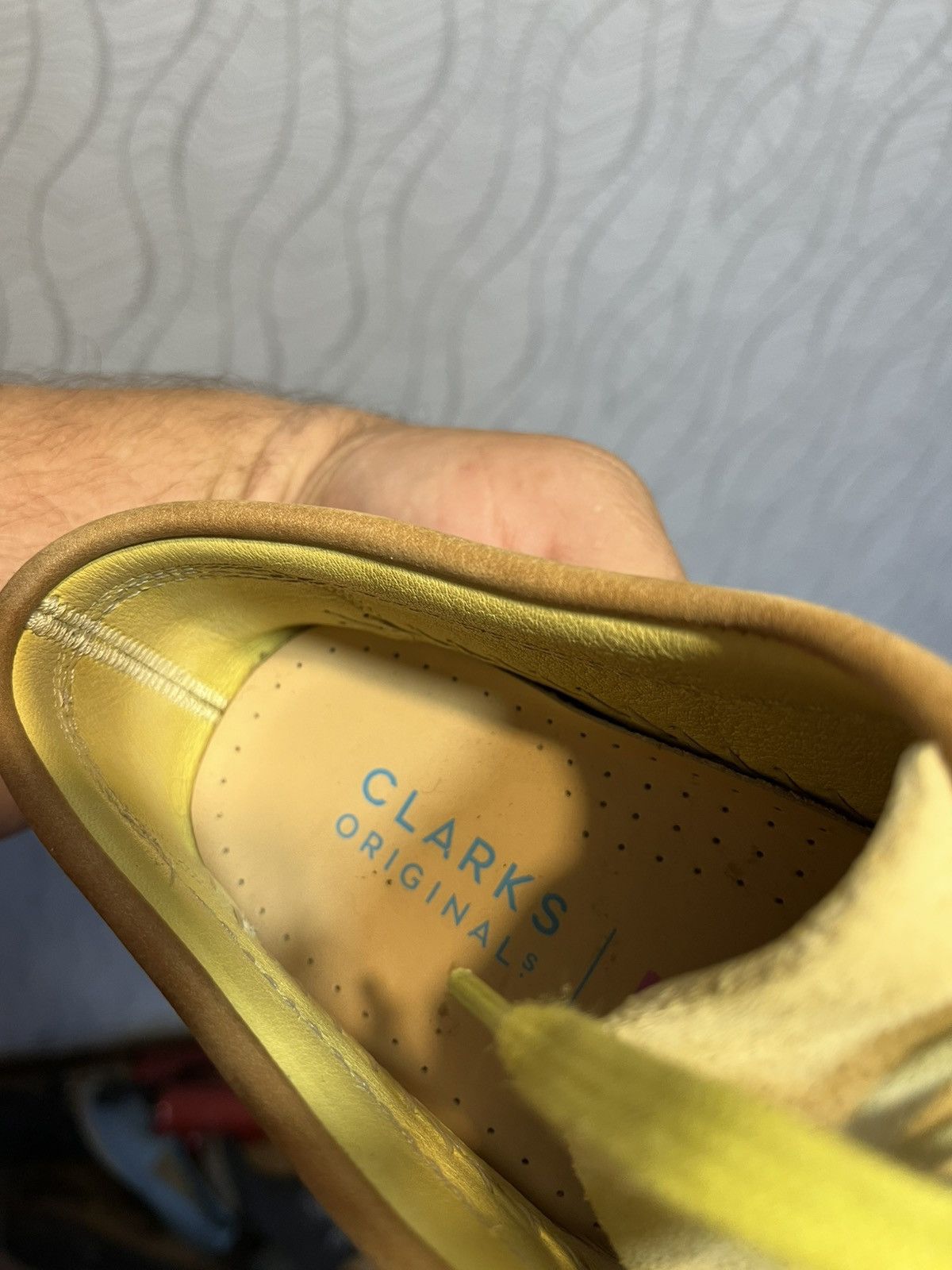 Clarks Clarks Originals x Levi’s Men’s Suede Lemon Yellow Shoes Size US 8 / EU 41 - 13 Thumbnail