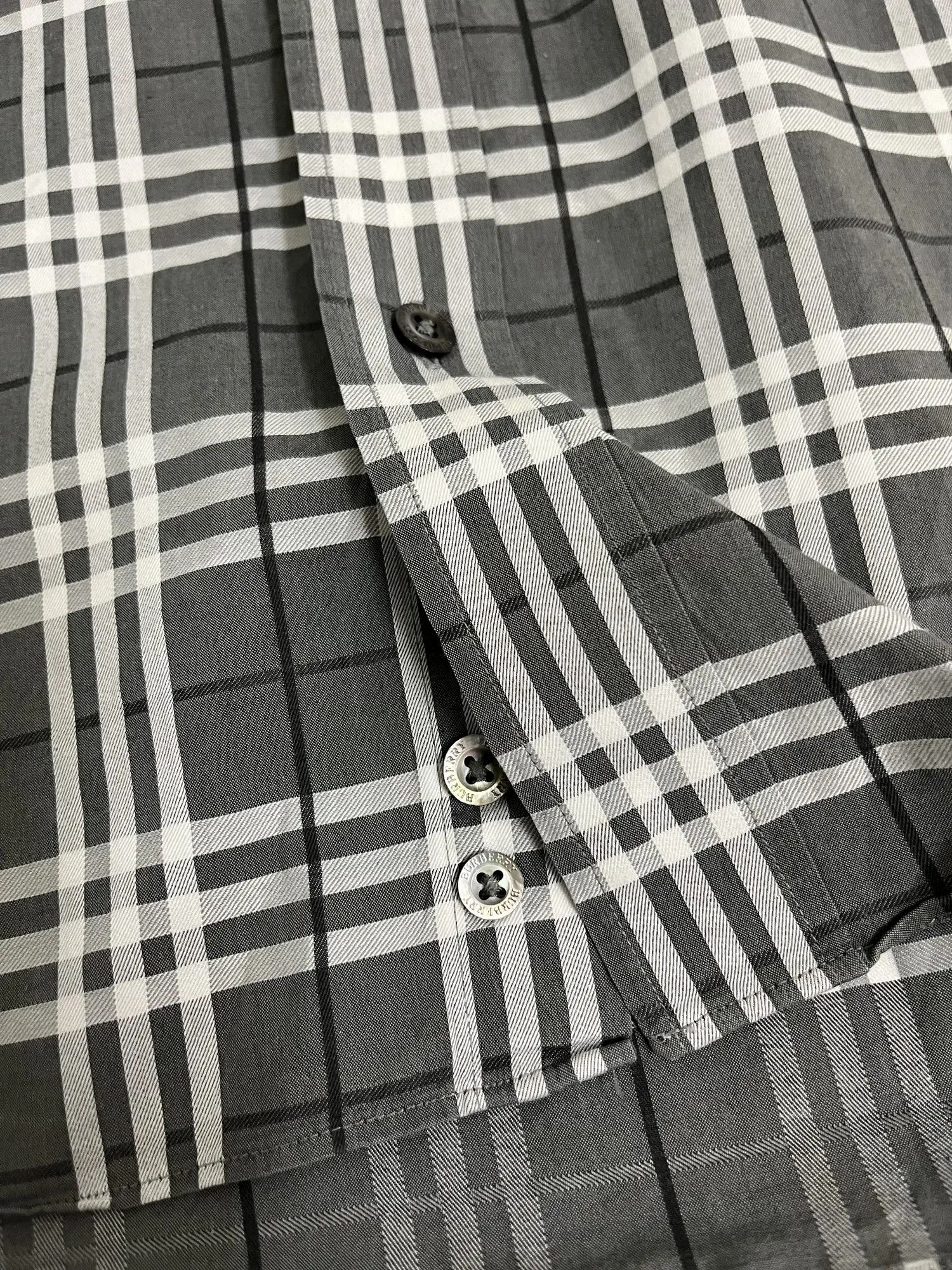 Burberry Burberry Grey Nova Shirts Size US M / EU 48-50 / 2 - 12 Thumbnail