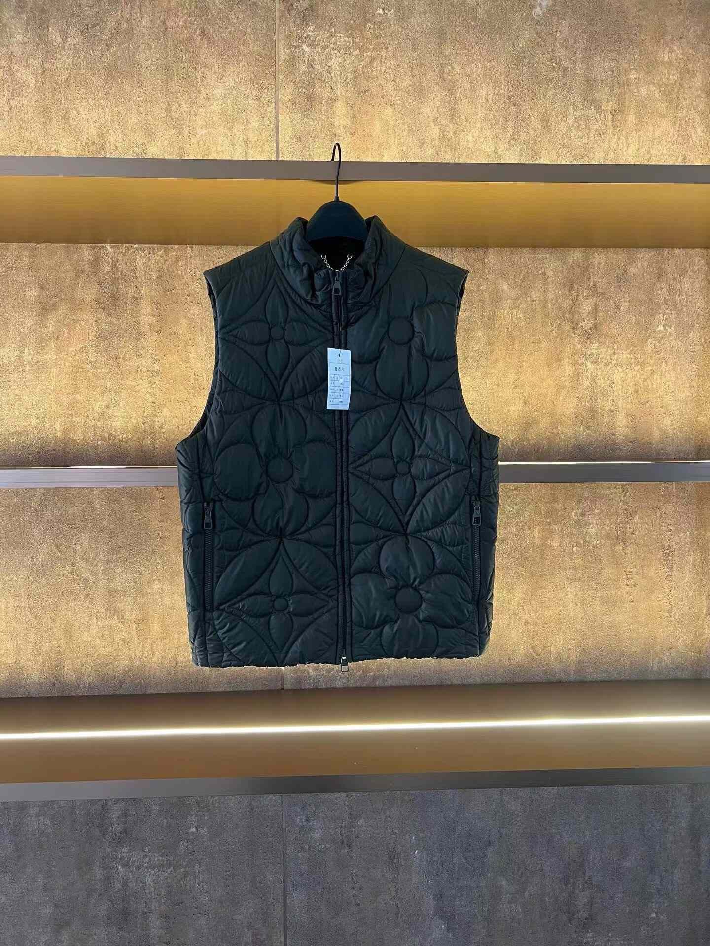 Louis Vuitton Louis Vuitton Dark Green Vest Size US M / EU 48-50 / 2 - 1 Thumbnail