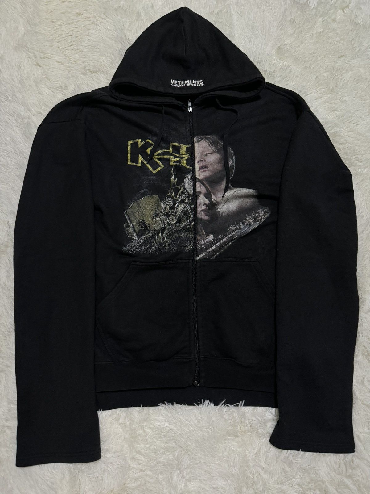 Image of Vetements Titanic Kiss Zip Hoodie in Black, Men's (Size Small)
