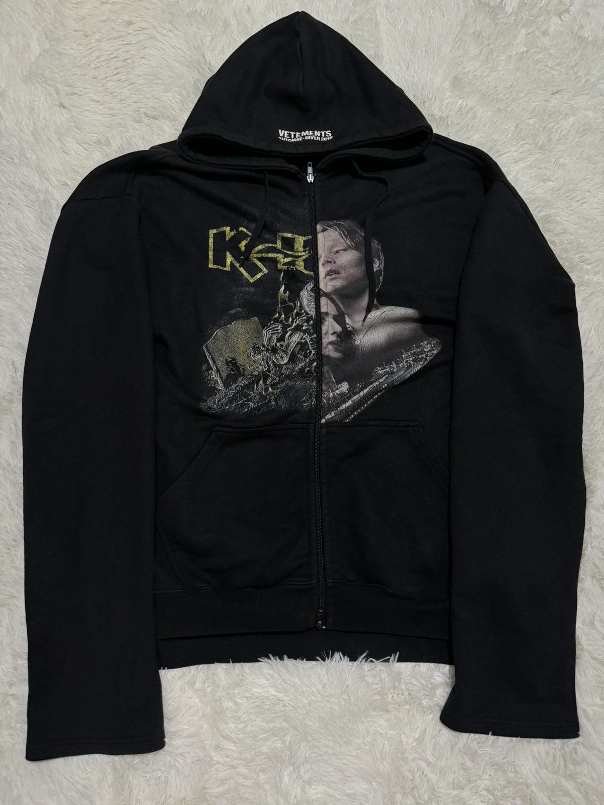 Pre-owned Vetements Titanic Kiss Zip Hoodie In Black