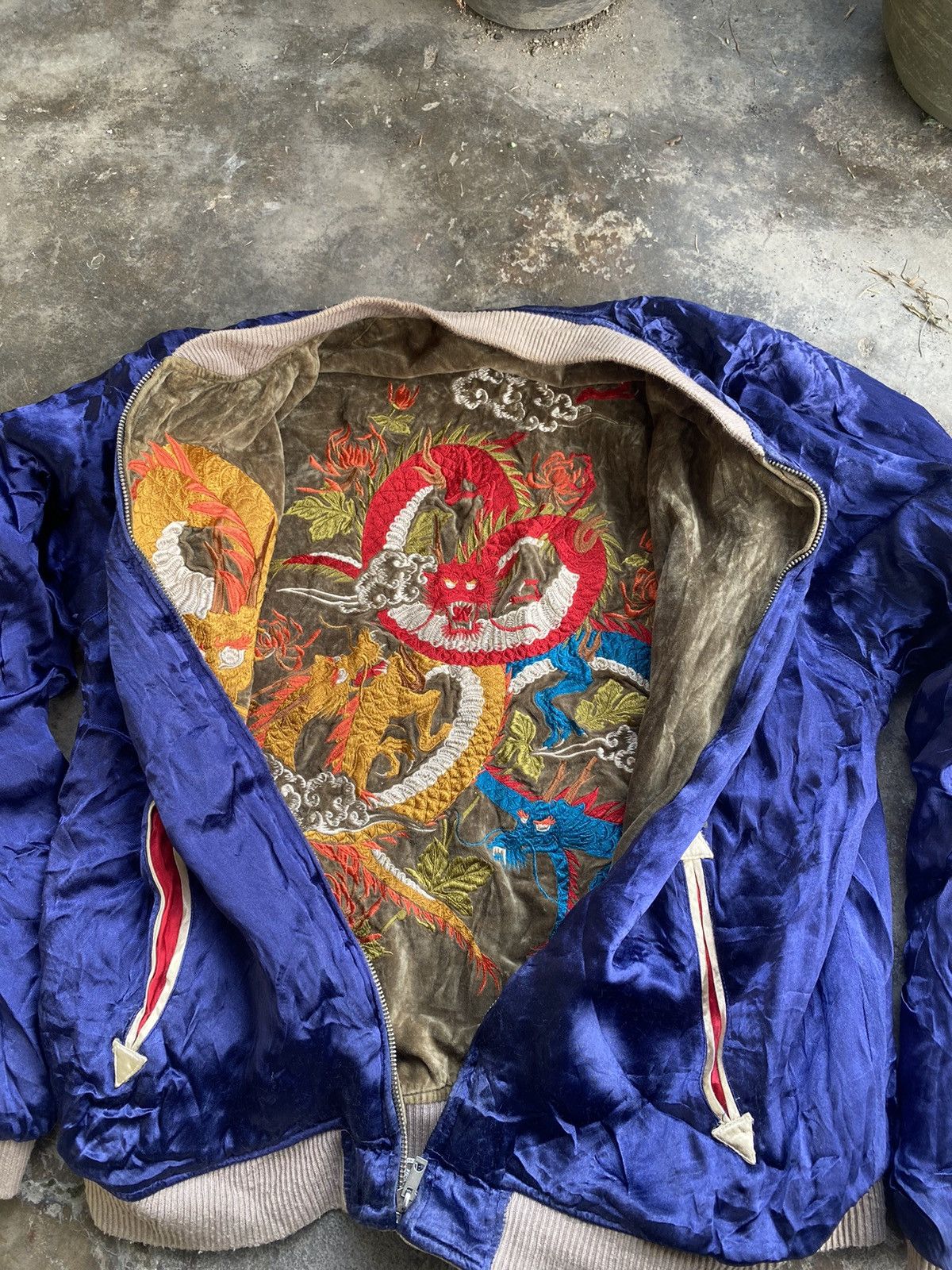 Vintage Vintage Dragon Velvet Souvenir Sukajan Jacket Size US L / EU 52-54 / 3 - 12 Thumbnail