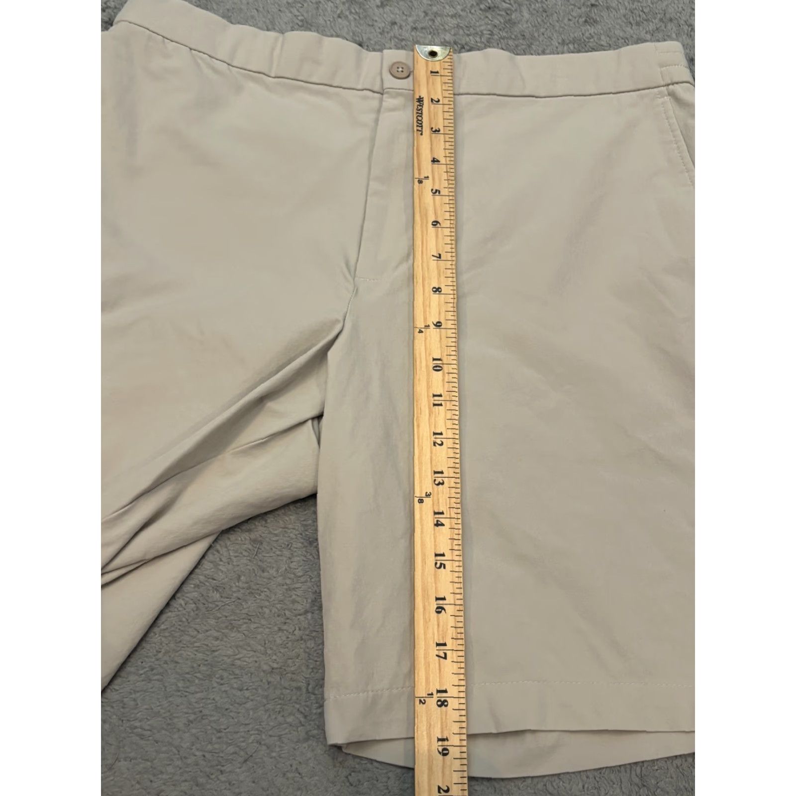 Banana Republic Banana Republic Shorts Mens 34 Beige Performance Quick Dry Chino 9" Inseam Size US 34 / EU 50 - 4 Thumbnail