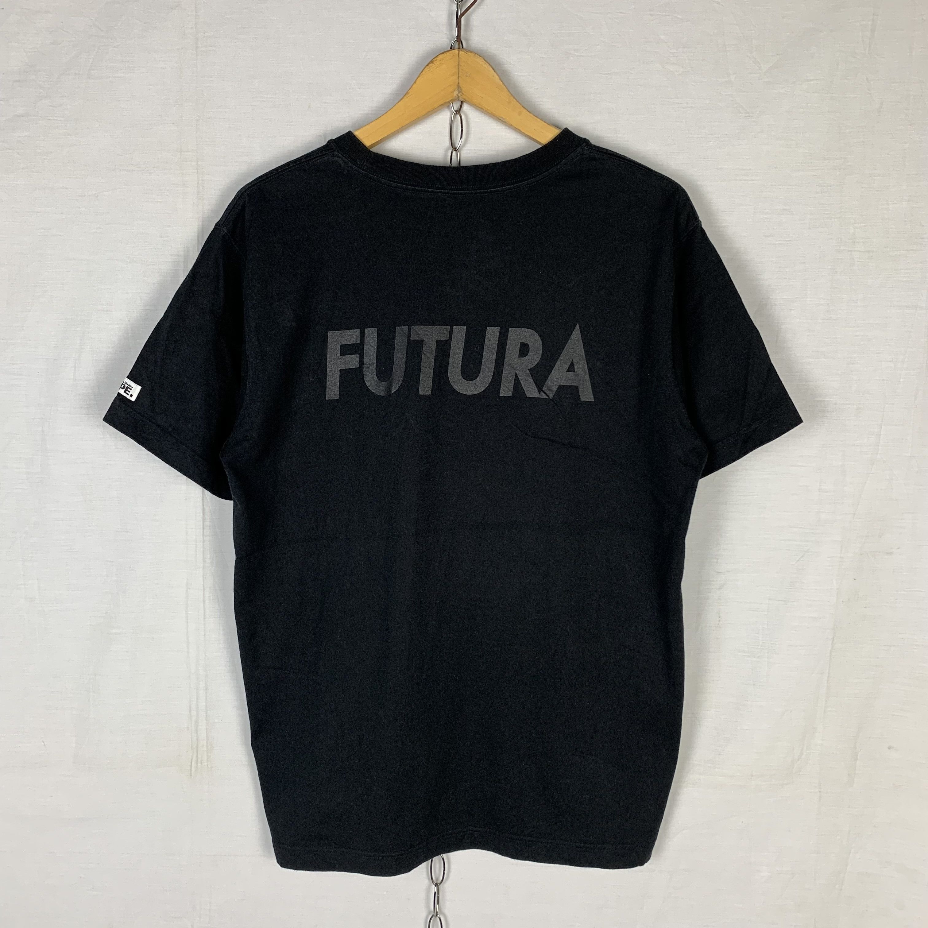 Uniqlo Uniqlo x Futura Tshirt Size US L / EU 52-54 / 3 - 2 Thumbnail