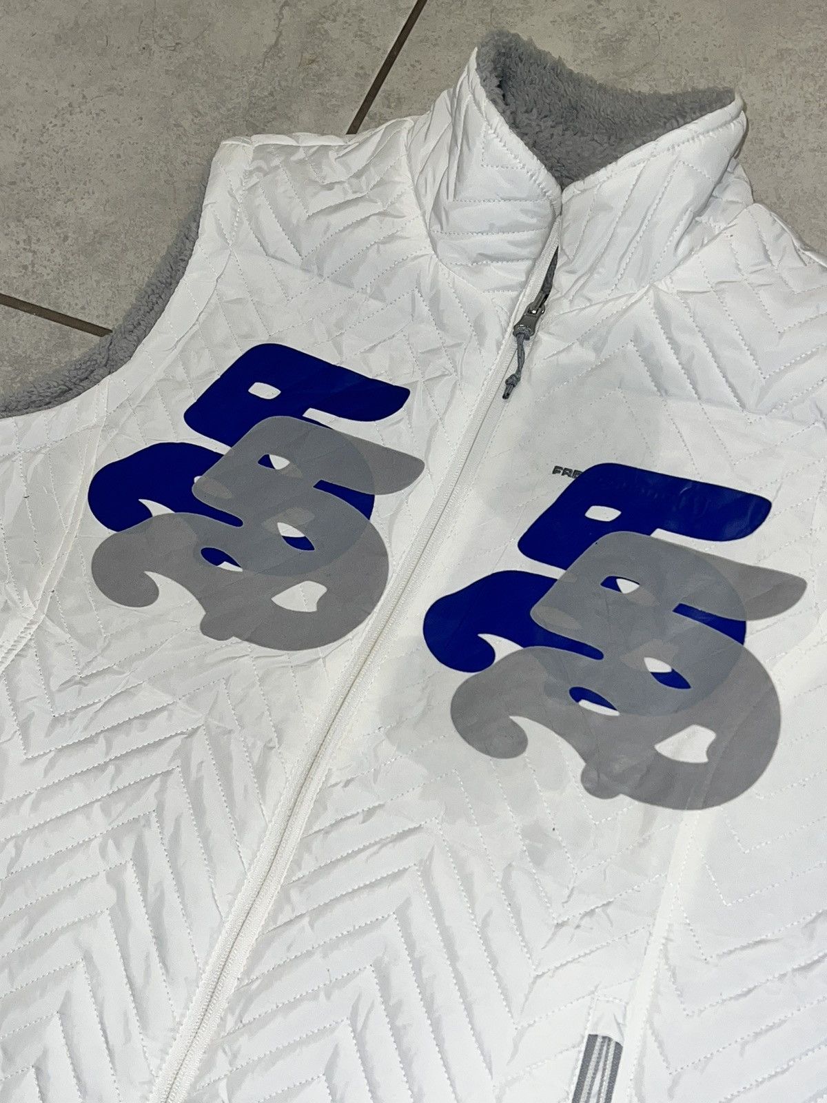 Other Two Seven University White Puffer Vest Fur lined w Grey fur🏂 Size US L / EU 52-54 / 3 - 1 Thumbnail