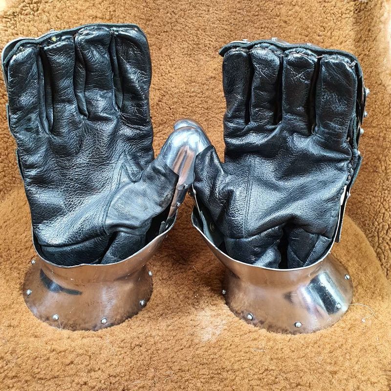 Vintage Balenciaga Inspiration Handmade Chevalier Knight Gauntlets Size ONE SIZE - 10 Thumbnail
