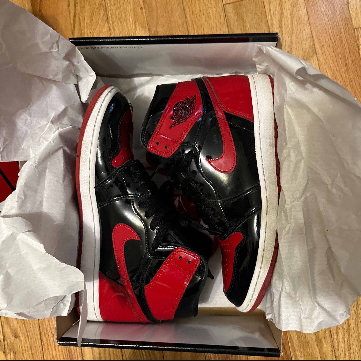 Jordan Brand × Nike Jordan 1 high og patent bred Size US 10 / EU 43 - 10 Thumbnail