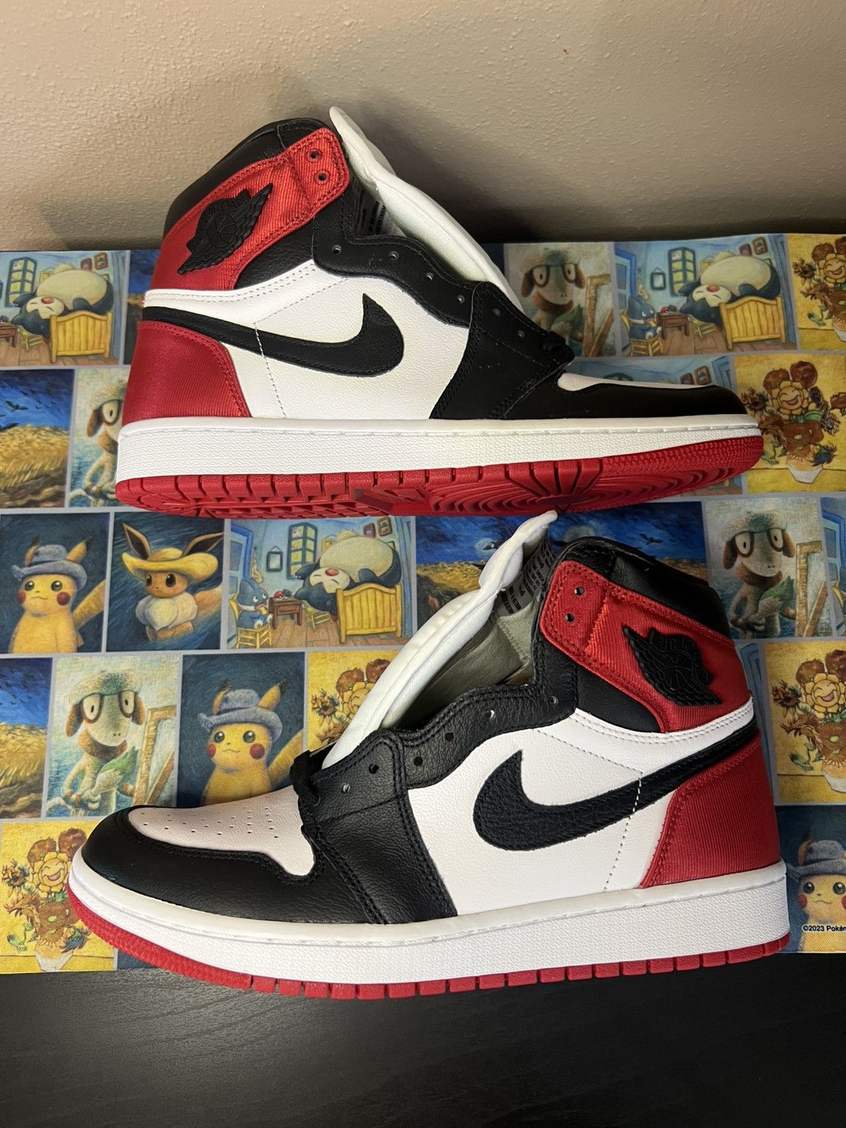 Jordan Brand Jordan 1 High OG Satin Bred Size US 10 / IT 40 - 1 Thumbnail