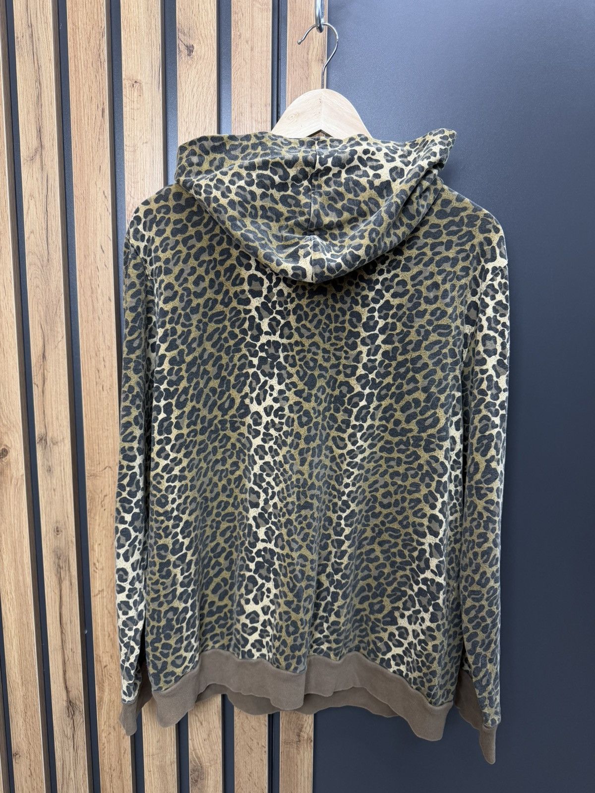 Supreme Supreme Leopard Print Hoodie Pullover Size L Size US L / EU 52-54 / 3 - 10 Thumbnail