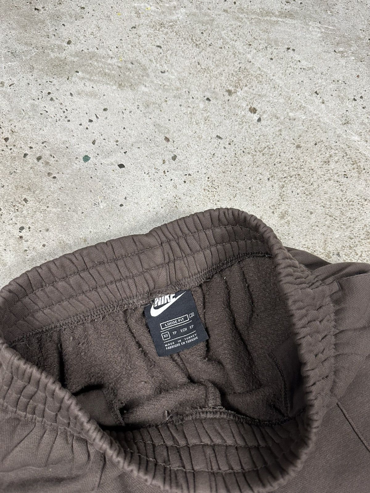 Nike Vintage Y2K Nike Brown Baggy Sweatpants Swoosh rare loose Size US 30 / EU 46 - 9 Thumbnail