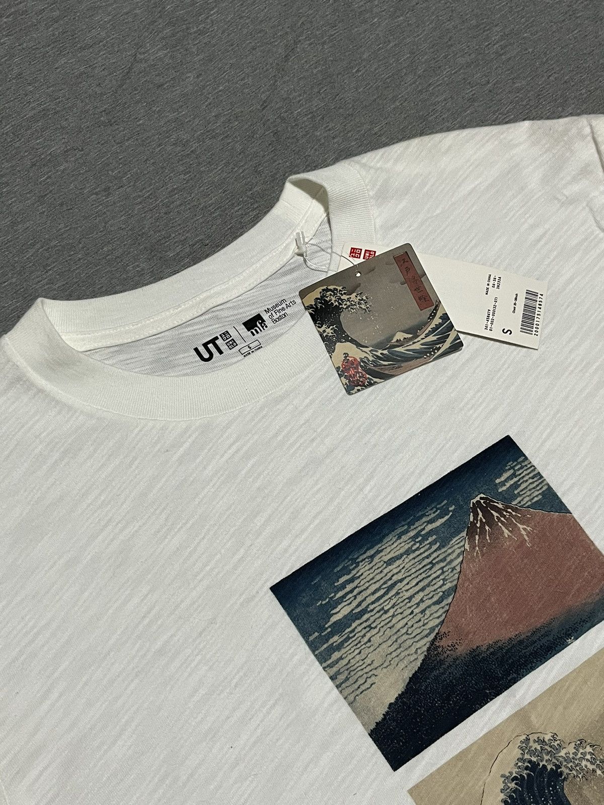 Uniqlo UNIQLO Hokusak Fujiyama Series Tee Size US S / EU 44-46 / 1 - 4 Thumbnail