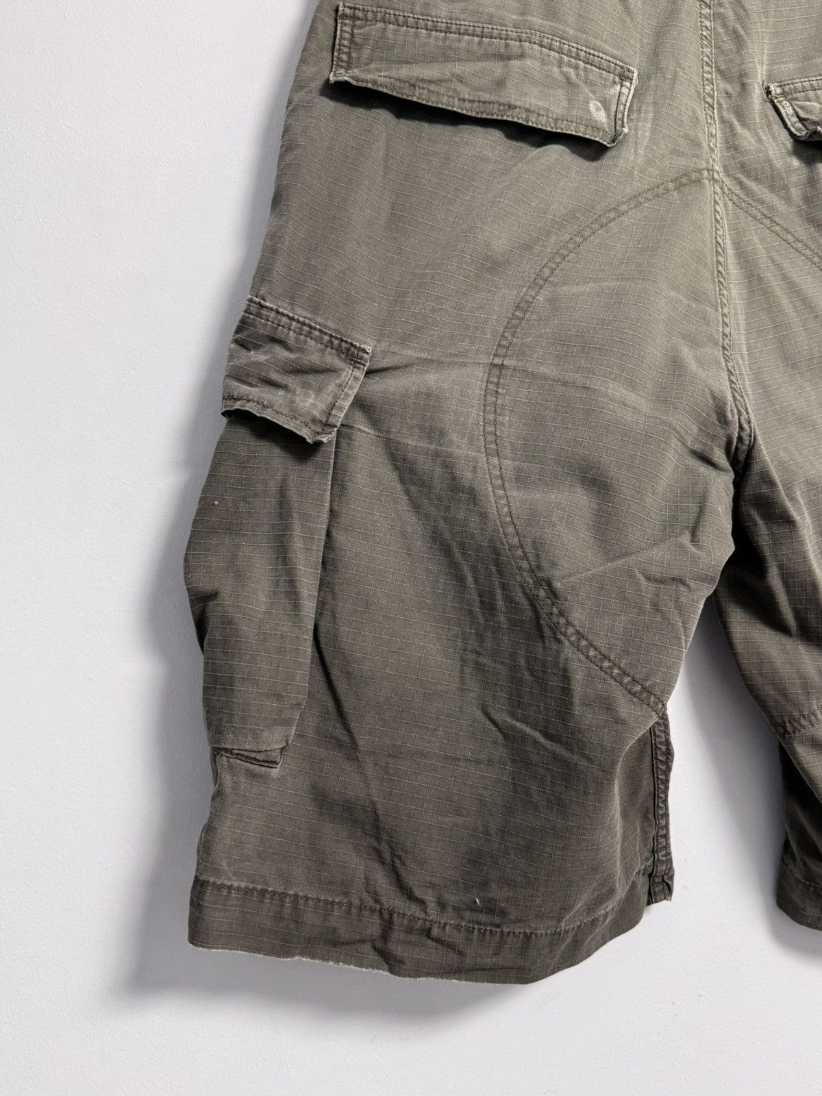 Other Carhartt Vintage Y2K style hype cargo shorts Size US 32 / EU 48 - 6 Thumbnail