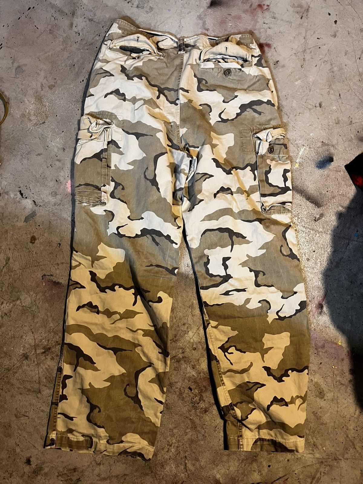 Japanese Brand × Vintage Vintage baggy desert 🏜️🌵camo pants sz 34/34 Size US 34 / EU 50 - 1 Thumbnail