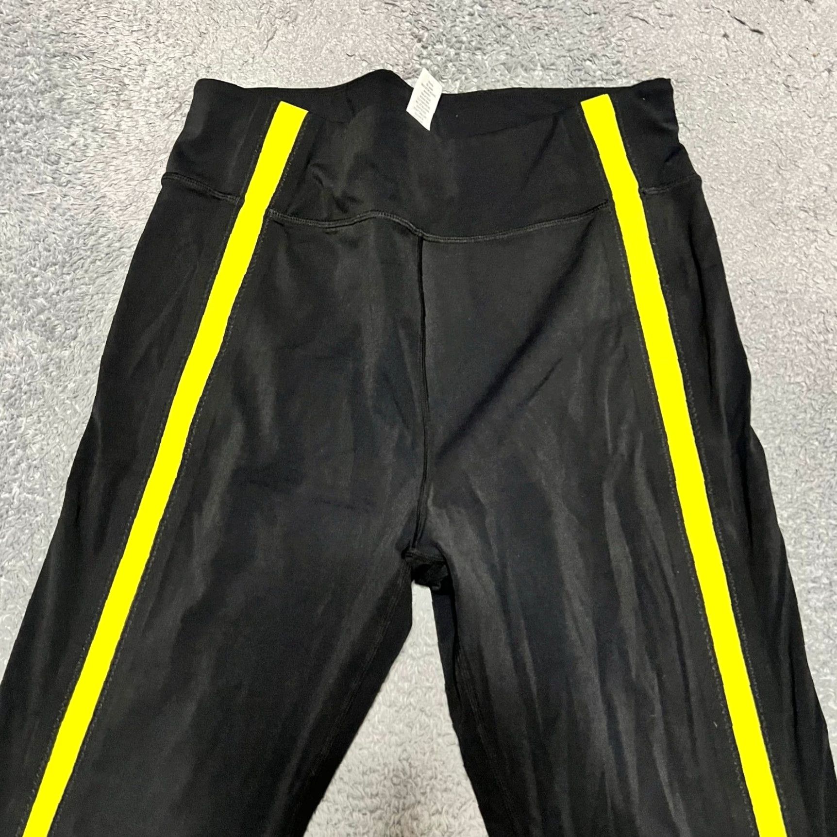 Vintage Zyia Active Leggings Cropped Women 12 Black Yellow Side Stripe High Rise Pants Size 34" / US 12 / IT 48 - 2 Thumbnail
