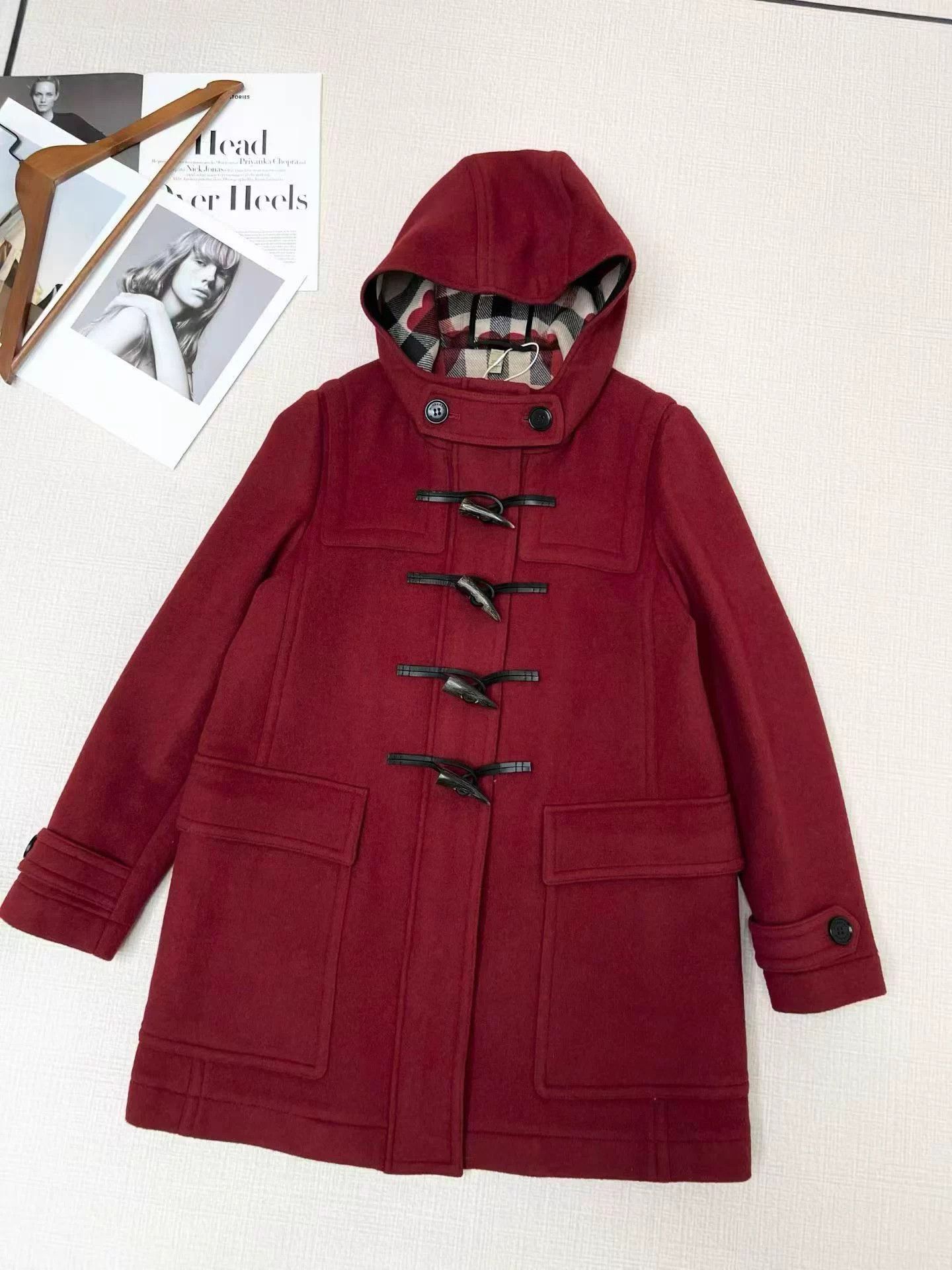 Burberry Burberry New Year Red Wool Coat 40 Mint Horn Buttons Size M / US 6-8 / IT 42-44 - 1 Thumbnail