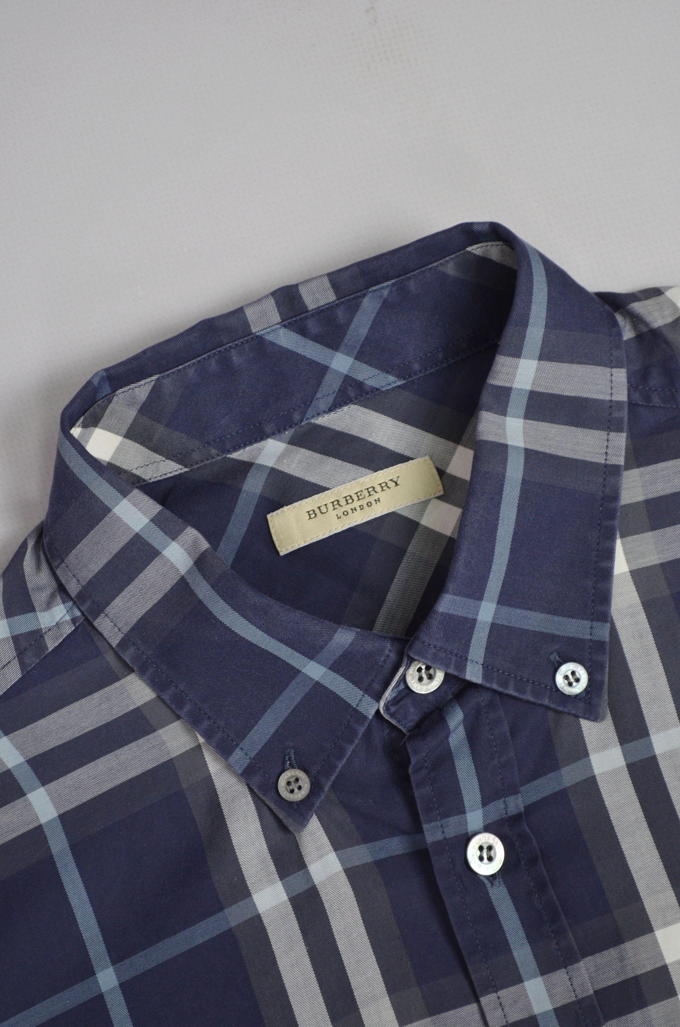 Burberry × Designer Burberry London Navy Check Shirt Size M P2P 21'2" Designer Size US M / EU 48-50 / 2 - 8 Thumbnail