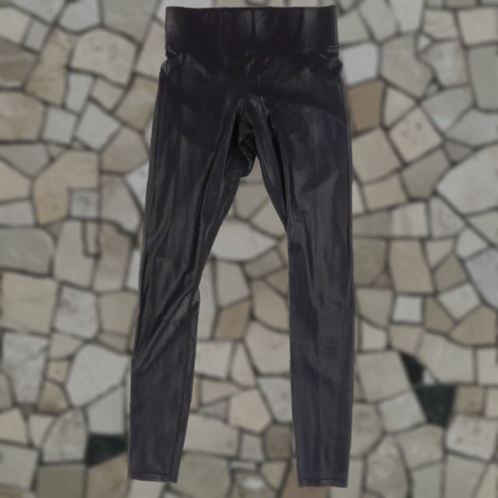 Vintage Nike Shirt Women's Black Takara Shine 7/8 Leggings Pants Carbon 38 S Slim Inseam 25in 12in Front Flat Pull On Nylon Woven 20% Stretch 2/8/90s style Size 28" / US 6 / IT 42 - 1 Thumbnail