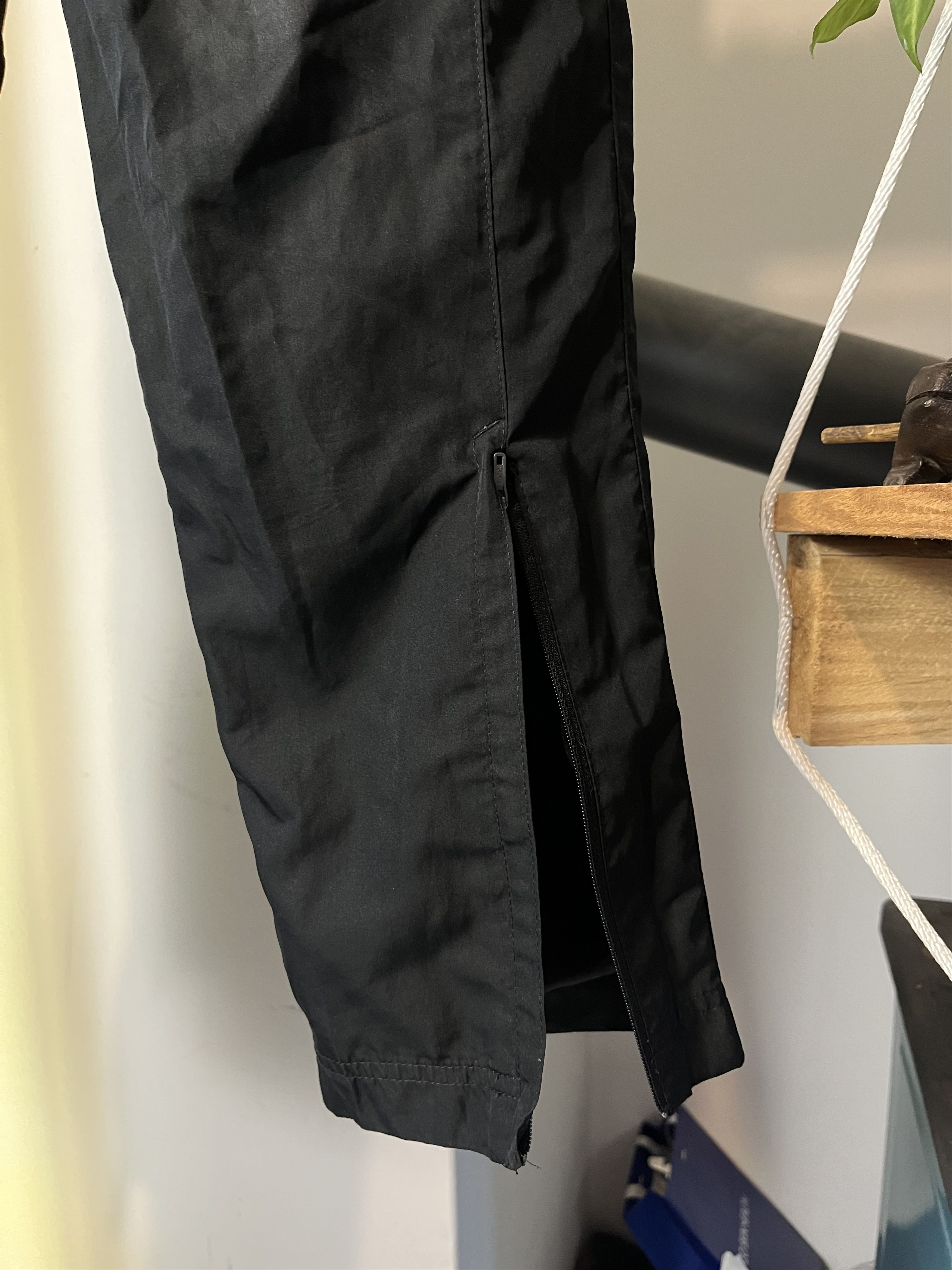 Nike × Nike ACG × Vintage Vintage Nike Nylon Dry Fit Sweatpants 00s Size US 32 / EU 48 - 5 Thumbnail