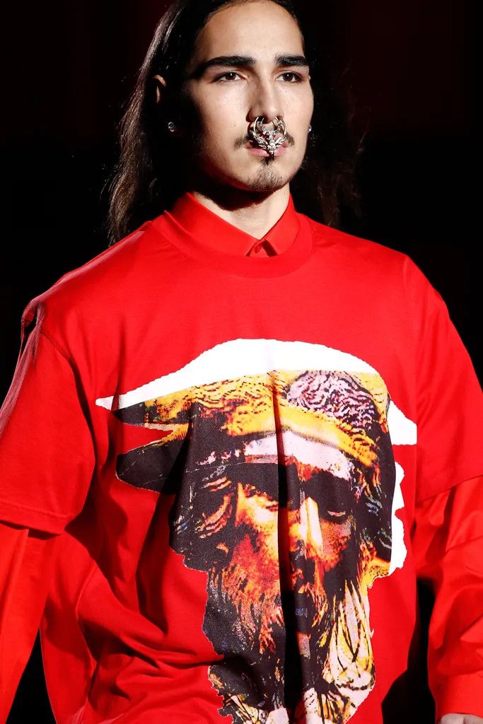 Givenchy Red Minotaur Print Oversized T-Shirt Size XS / US 0-2 / IT 36-38 - 4 Thumbnail