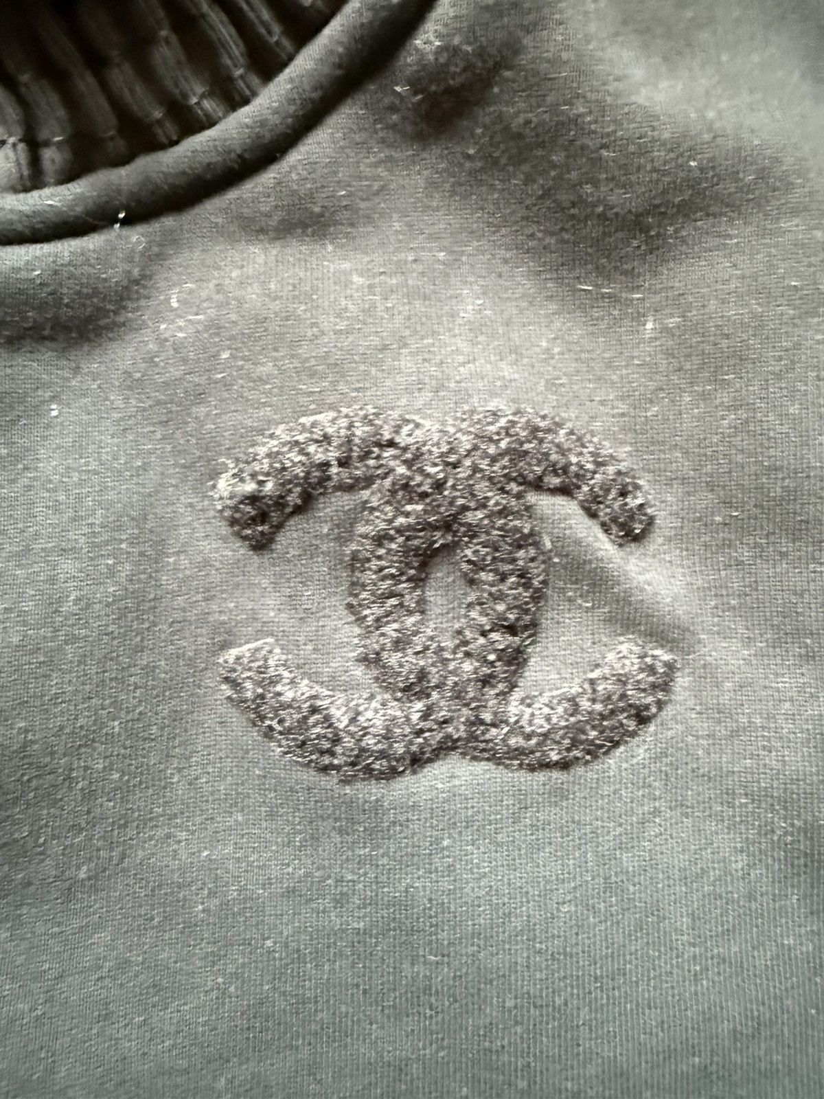 Chanel Cashmere Logo “CC” Knit Sweatshirt Size M / US 6-8 / IT 42-44 - 4 Thumbnail