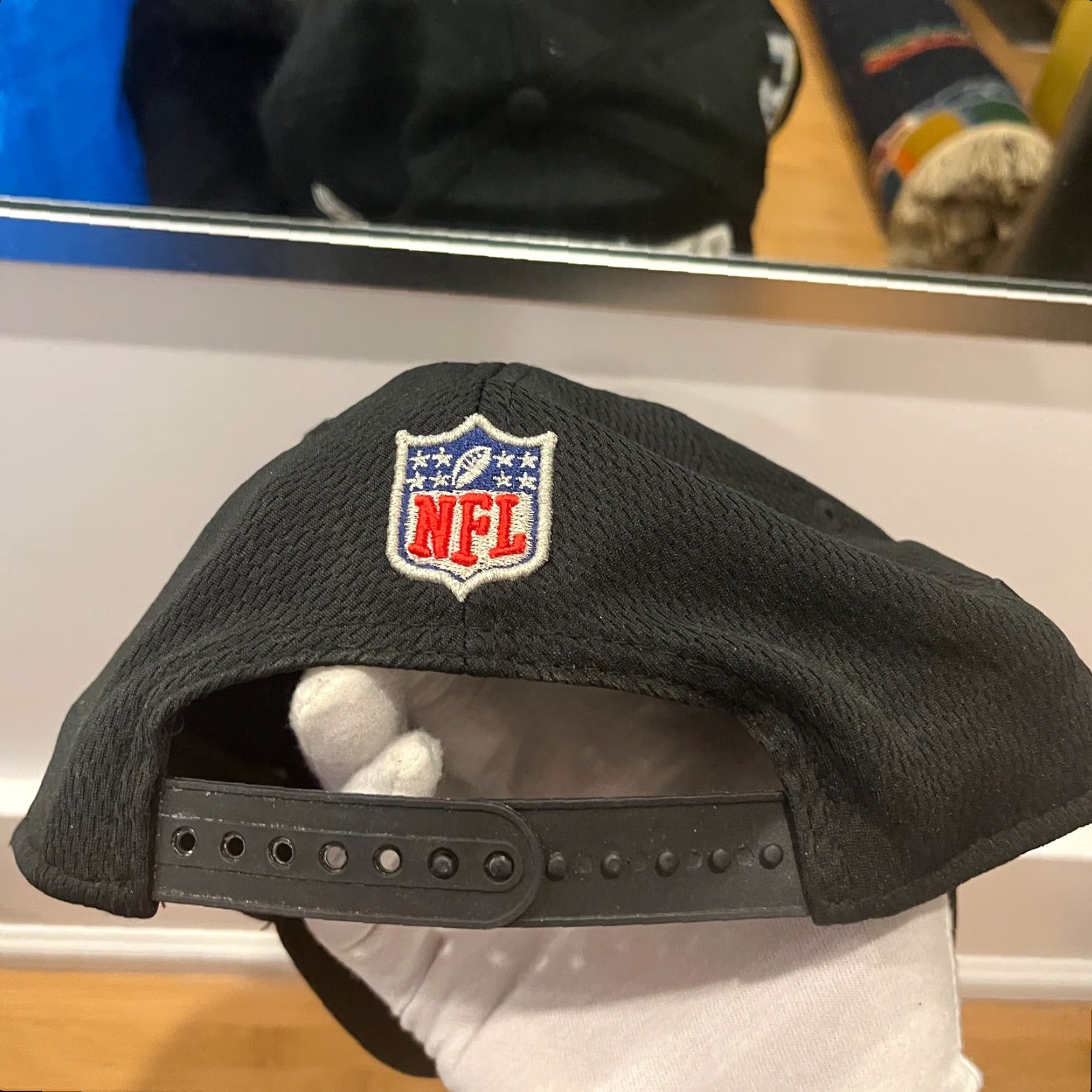 New Era VINTAGE New Era Tampa Bay Bucaneers Champions Snapback Hat Baseball Cap Mens One Size Black 90s Football Super Bowl Championship Size ONE SIZE - 5 Thumbnail
