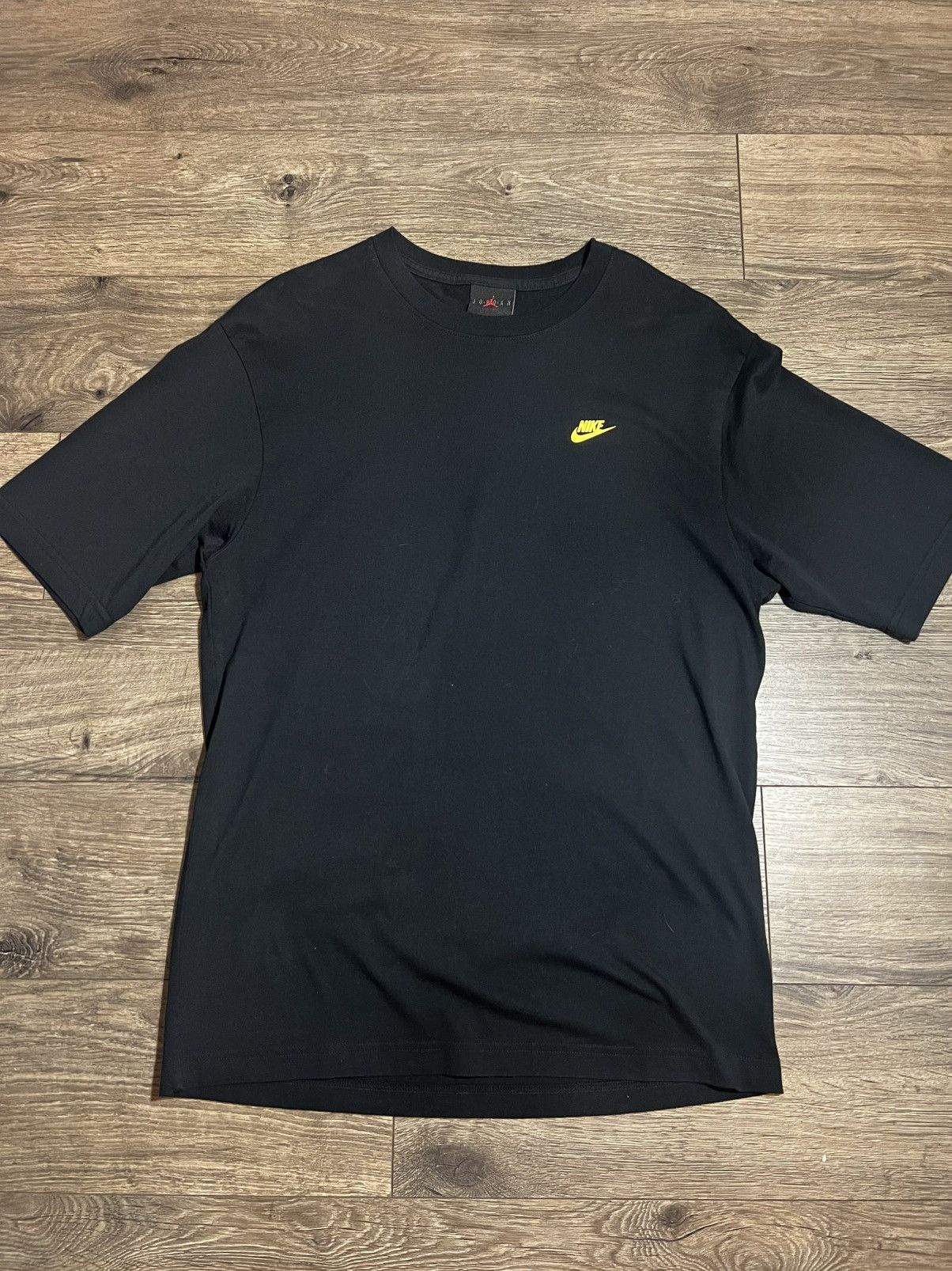 Jordan Brand × Nike Nike Michael Jordan t shirt size small Size US M / EU 48-50 / 2 - 2 Thumbnail