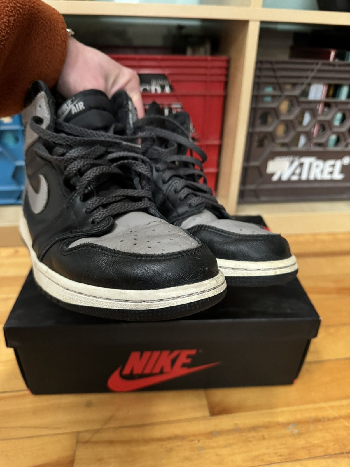 Jordan Brand Air Jordan 1 High OG "Shadow" 2018 Size US 8 / EU 41 - 5 Thumbnail