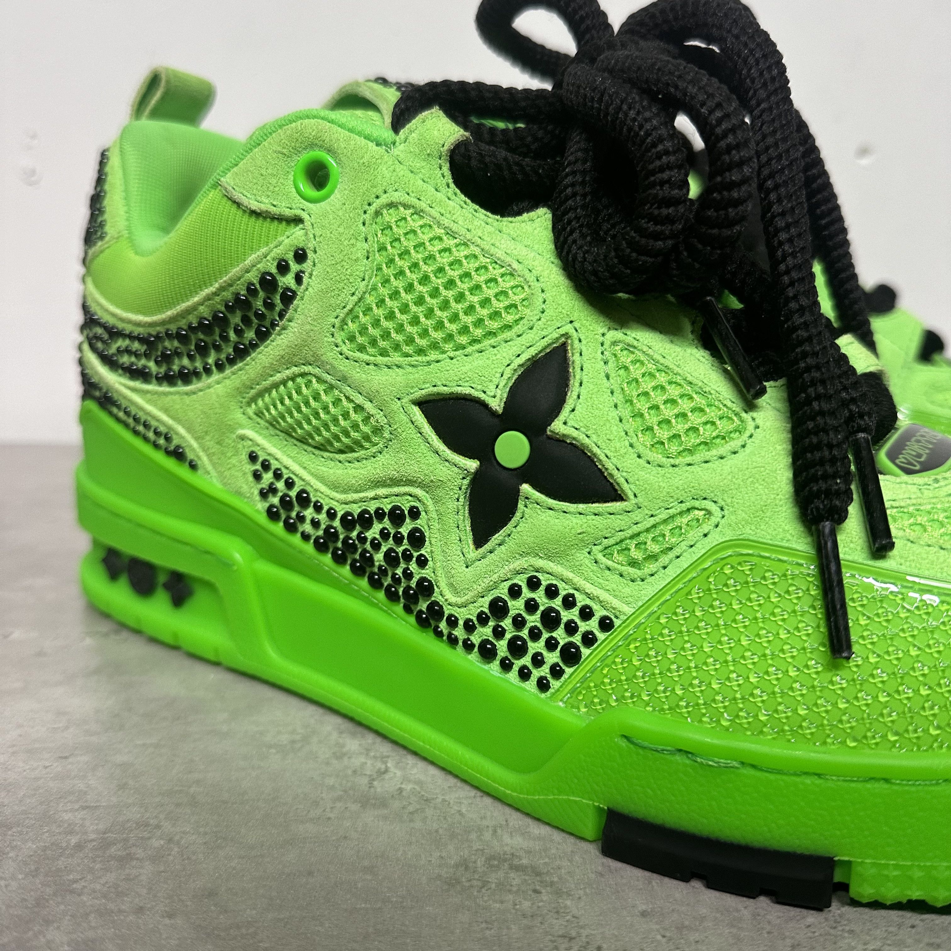 Louis Vuitton Louis Vuitton Skate US9.5 LV Trainer Mens green trainer Size US 9.5 / EU 42-43 - 20 Thumbnail