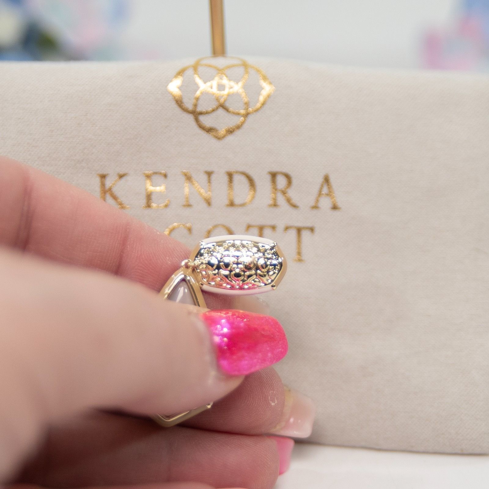 Kendra Scott Kendra Scott Camry Gold Ivory Pearl Enamel Frame Statement E Size ONE SIZE - 4 Thumbnail