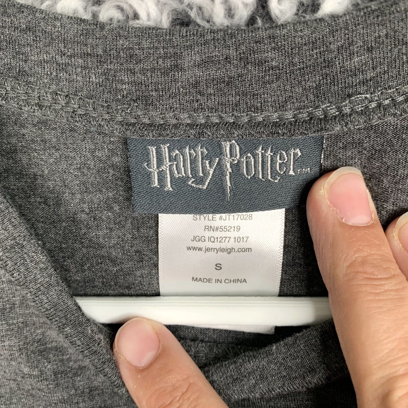 Vintage Harry Potter Shirt Juniors S Gray Spellout Line Movie Wizard Wand Potterhead Shirt Size S / US 4 / IT 40 - 7 Thumbnail