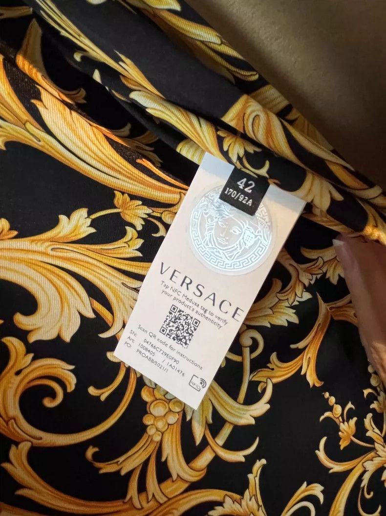 Versace Versace Silk lining women's coat Size S / US 4 / IT 40 - 4 Thumbnail