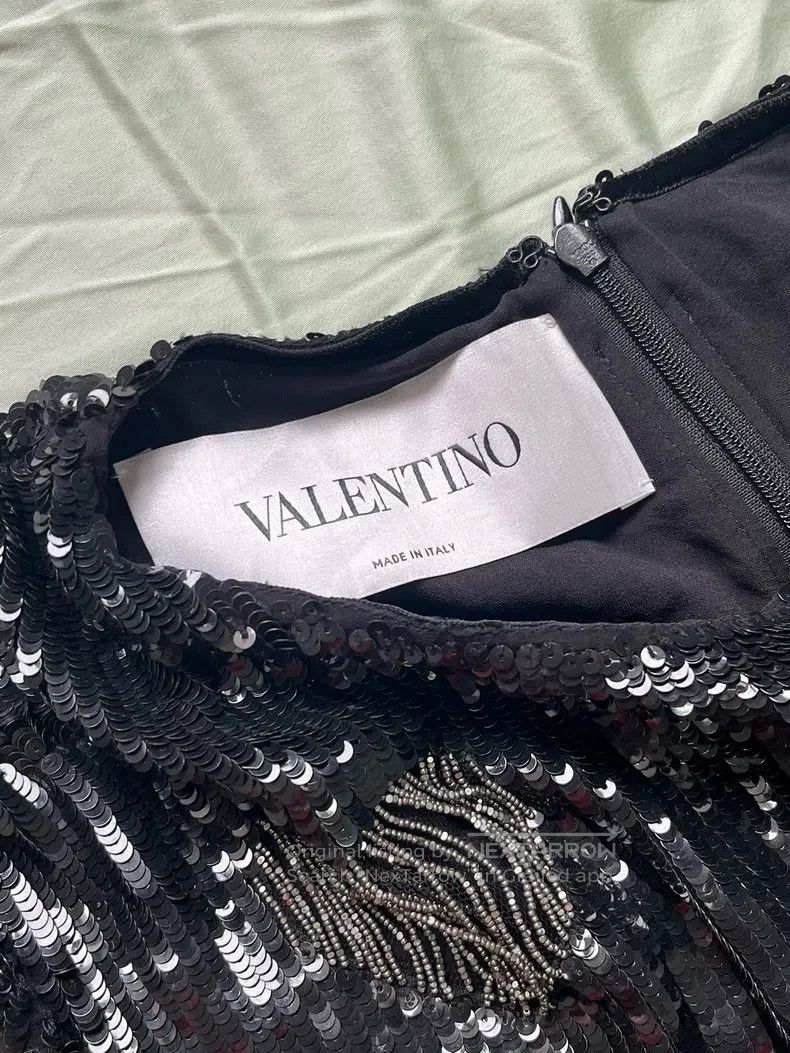 Valentino Valentino Reworked beaded dress Size M / US 6-8 / IT 42-44 - 4 Thumbnail