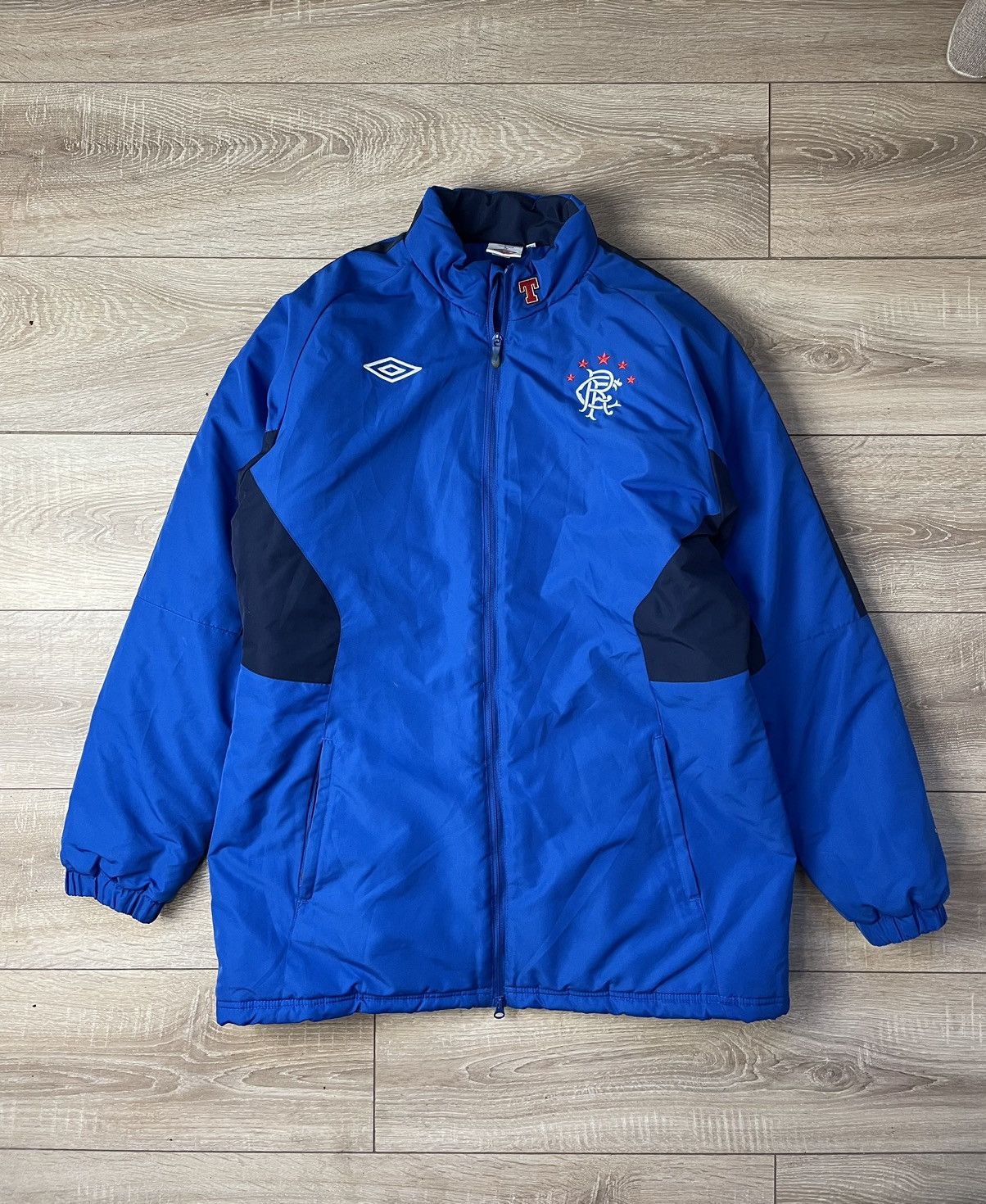 Umbro Glasgow Rangers Home football Umbro Puffer jacket L Men Size US L / EU 52-54 / 3 - 1 Thumbnail